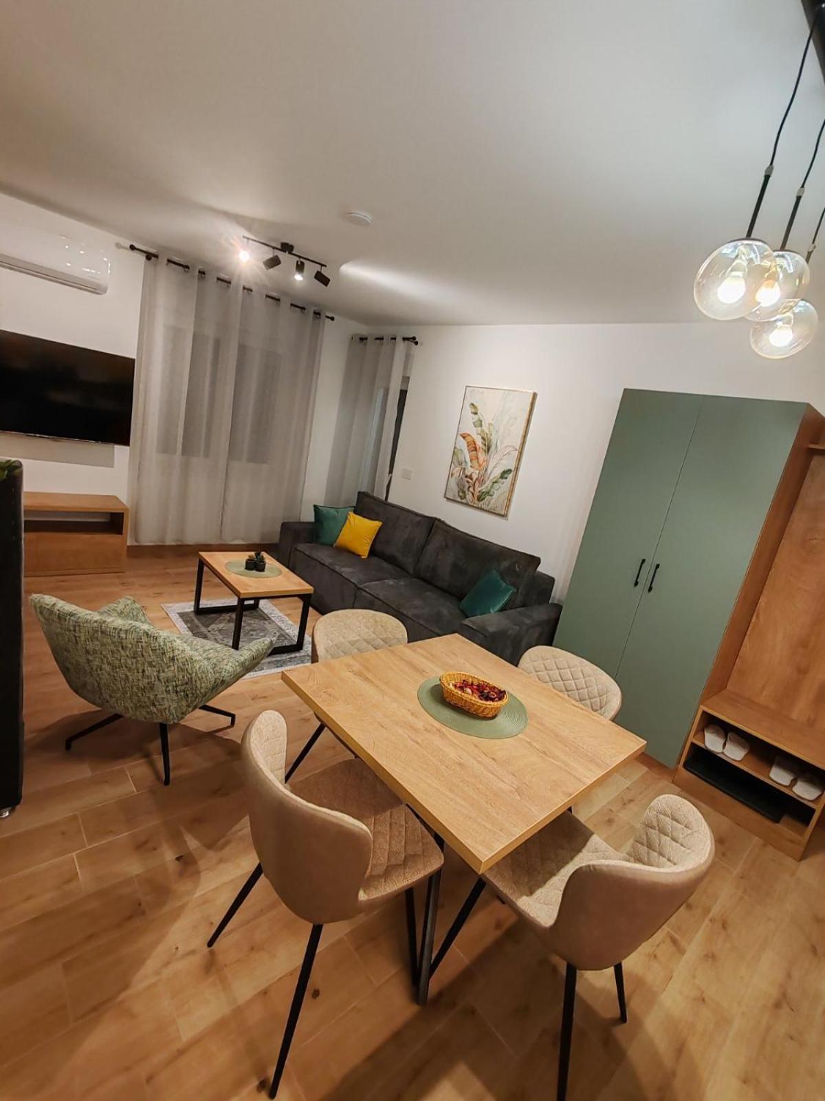 Surcin Central Stay Apartment *